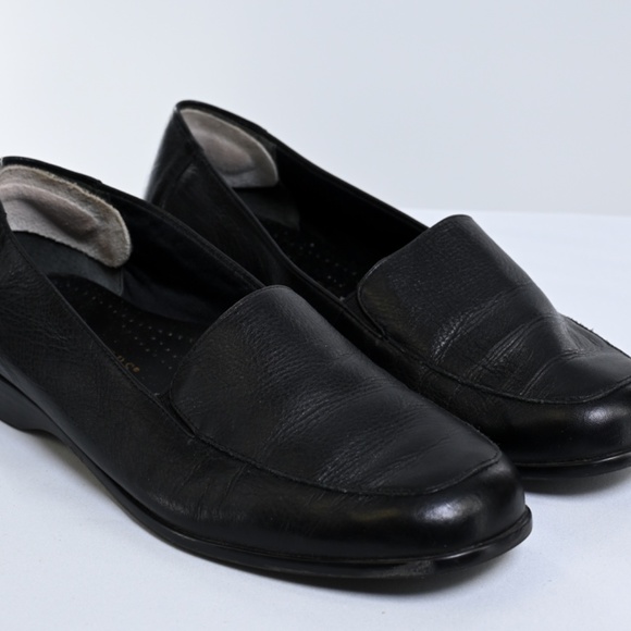 Trotters Black Leather Shoes - Picture 3 of 4